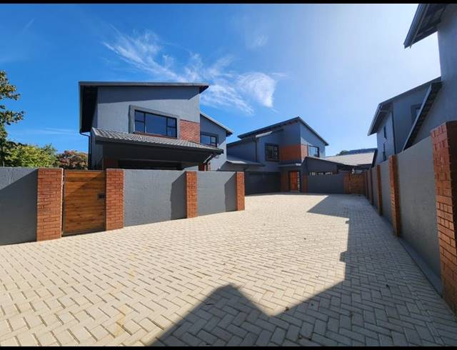 3 BEDROOM HOUSE FOR SALE IN GREENHILLS